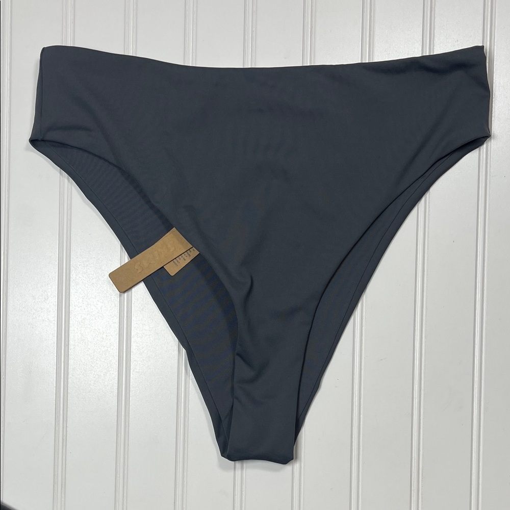 SKIMS Recycled Swim Mid Waist Bikini Bottoms color Gunmetal sz L NWT - Picture 4 of 9